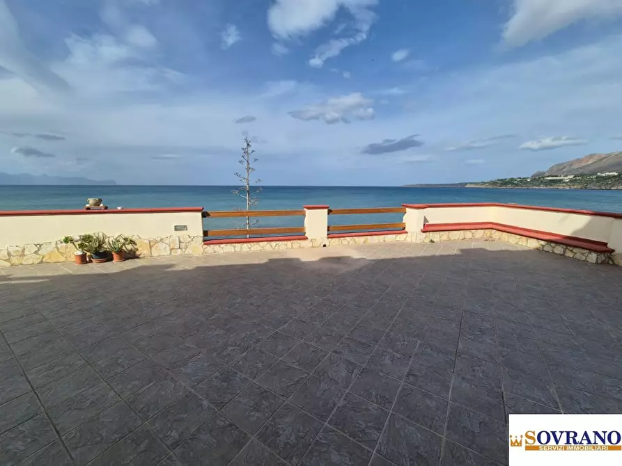 Immagine 10 di Villa in vendita  a Trappeto