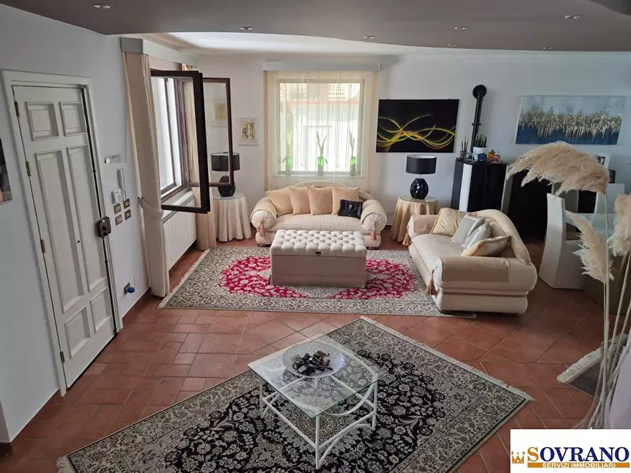 Immagine 9 di Villa in vendita  a Carini