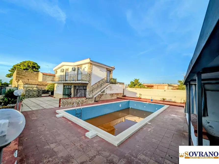 Immagine 1 di Villa in vendita  a Carini