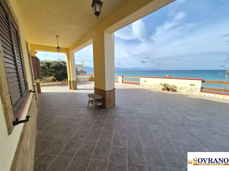 Immagine 7 di Villa in vendita  a Trappeto