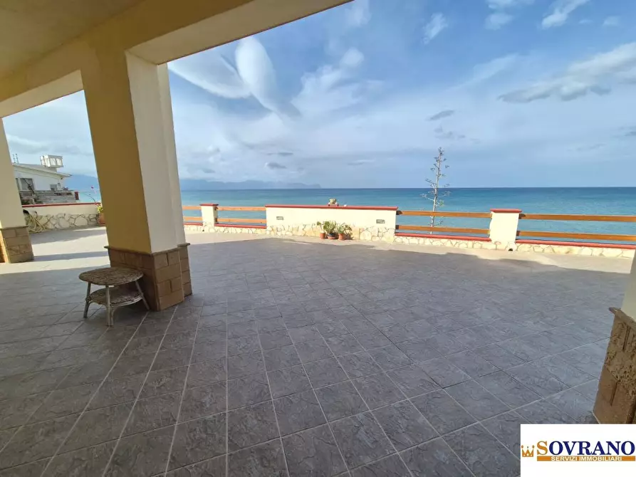 Immagine 8 di Villa in vendita  a Trappeto