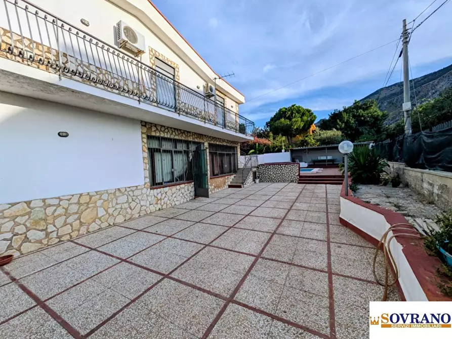 Immagine 4 di Villa in vendita  a Carini