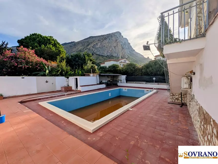 Immagine 6 di Villa in vendita  a Carini