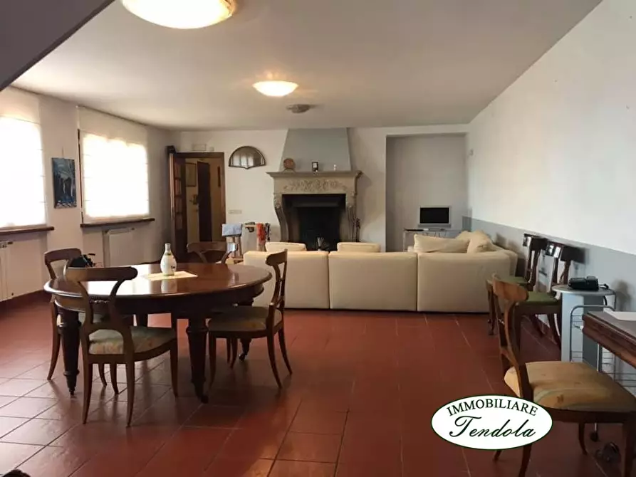 Immagine 10 di Villa in vendita  a Castelnuovo Magra