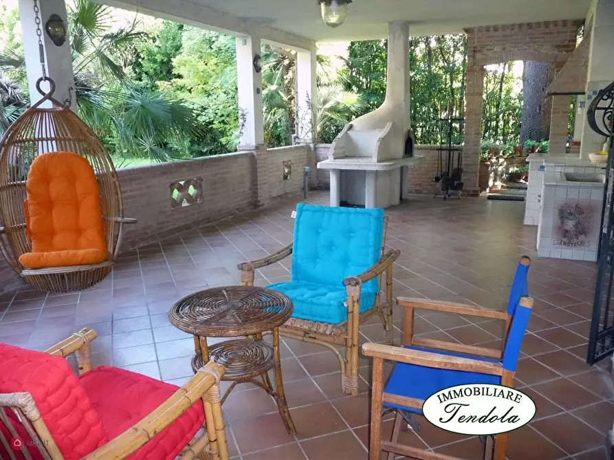 Immagine 4 di Villa in vendita  a Sarzana