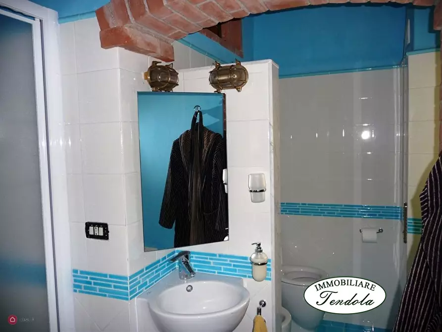 Immagine 8 di Villa in vendita  a Sarzana