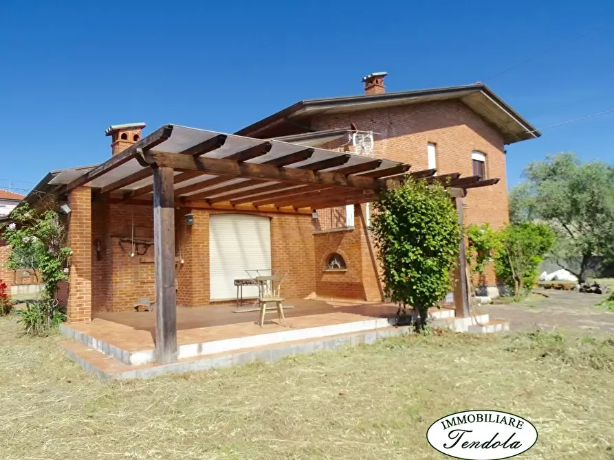 Immagine 3 di Villa in vendita  a Castelnuovo Magra