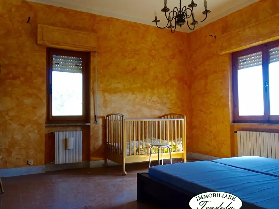 Immagine 7 di Villa in vendita  a Castelnuovo Magra