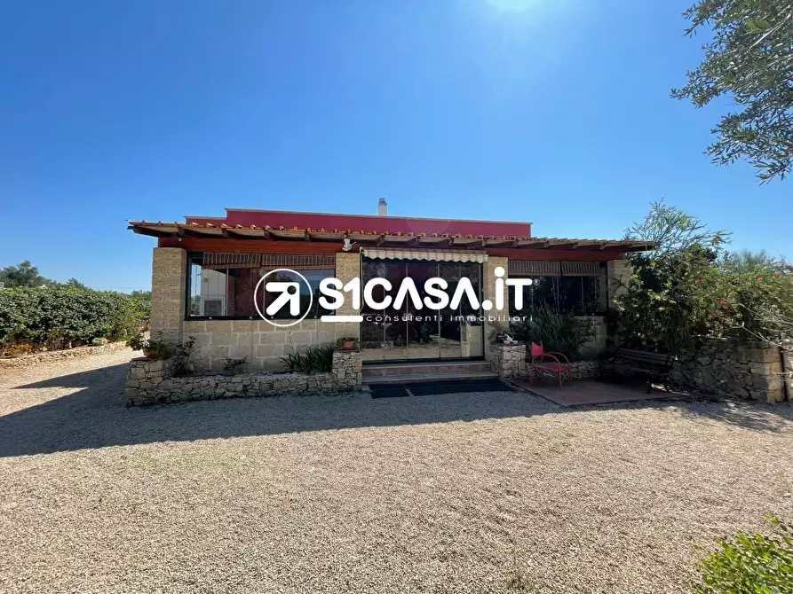 Immagine 1 di Villa in vendita  a Sannicola