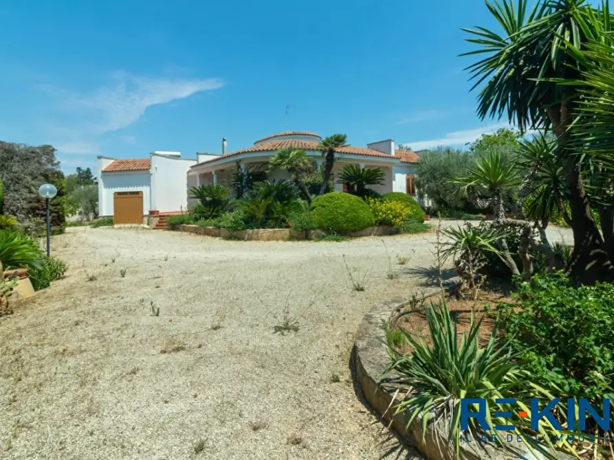 Immagine 1 di Villa in vendita  a Nardo'
