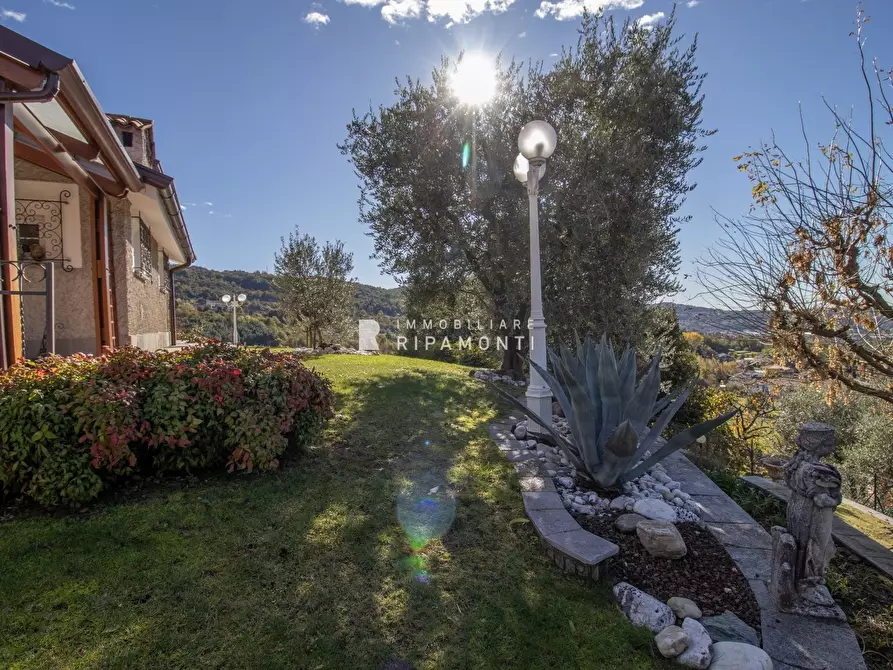 Immagine 4 di Villa in vendita  a Ello