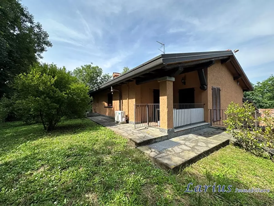 Immagine 10 di Villa in vendita  a Cesana Brianza