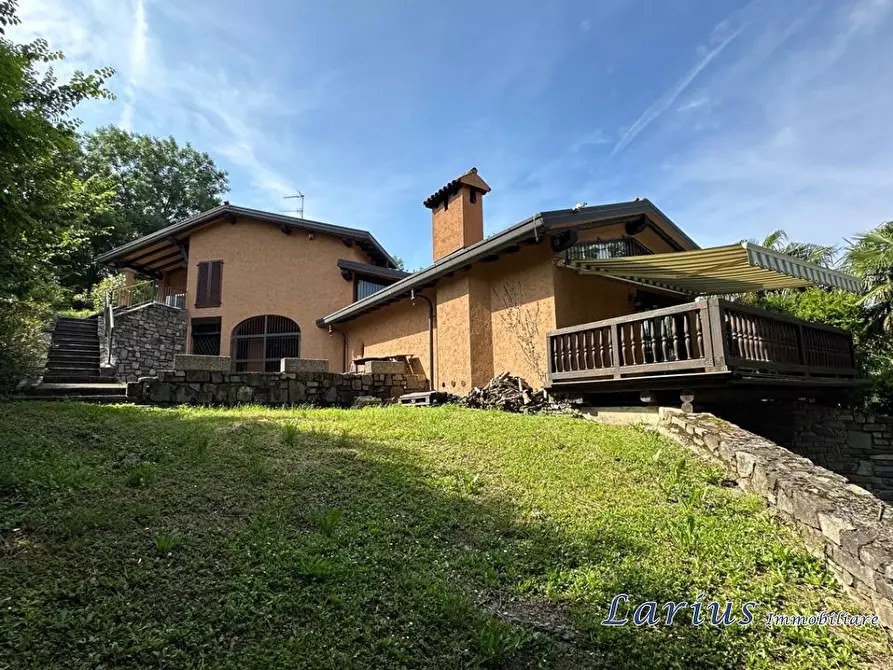 Immagine 8 di Villa in vendita  a Cesana Brianza