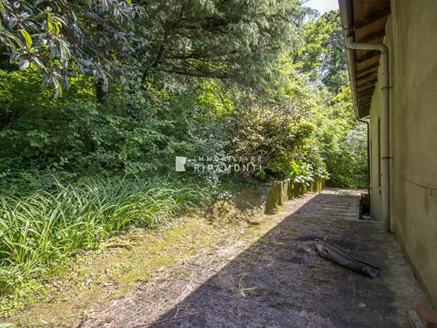 Immagine 9 di Villa in vendita  a Valgreghentino