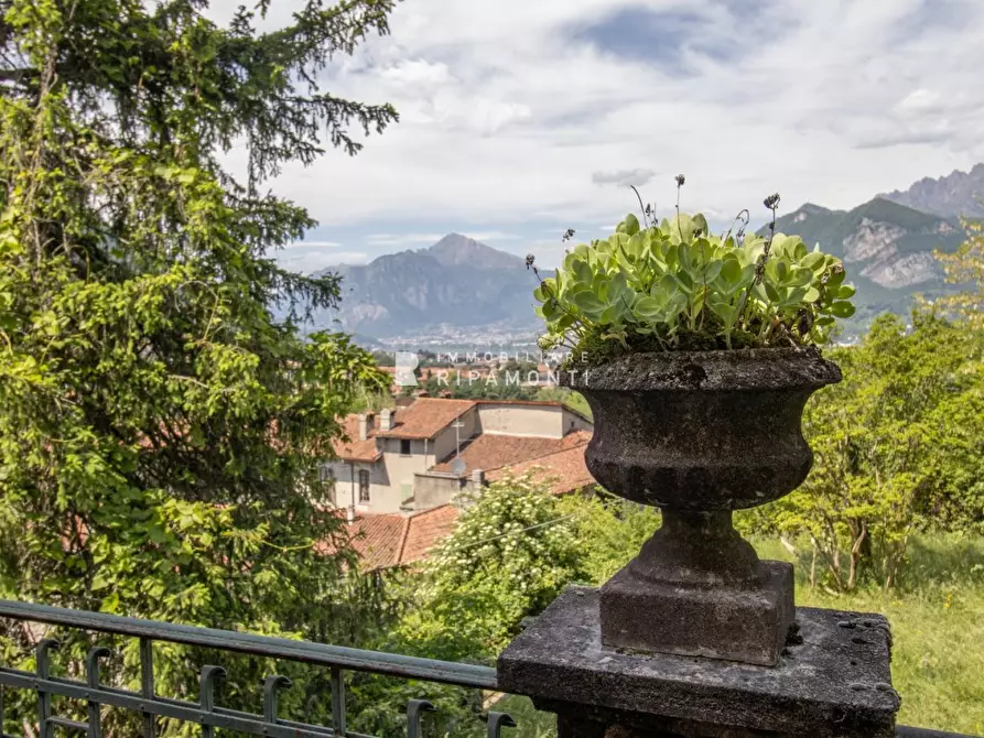 Immagine 2 di Villa in vendita  a Valgreghentino