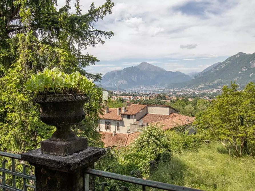 Immagine 2 di Villa in vendita  a Valgreghentino