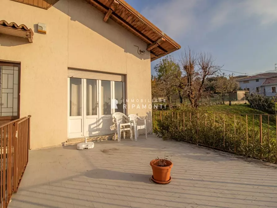 Immagine 8 di Villa in vendita  a Civate