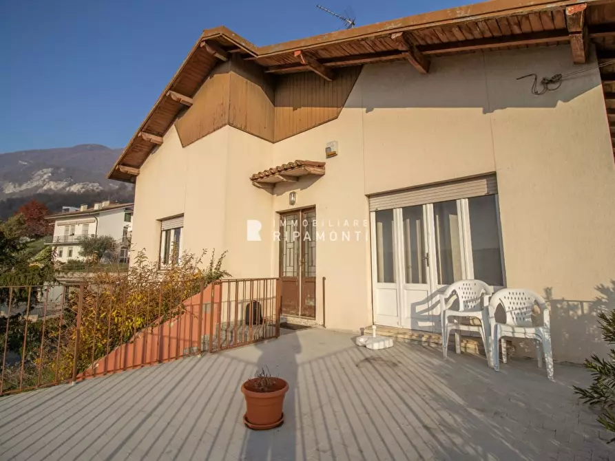 Immagine 7 di Villa in vendita  a Civate