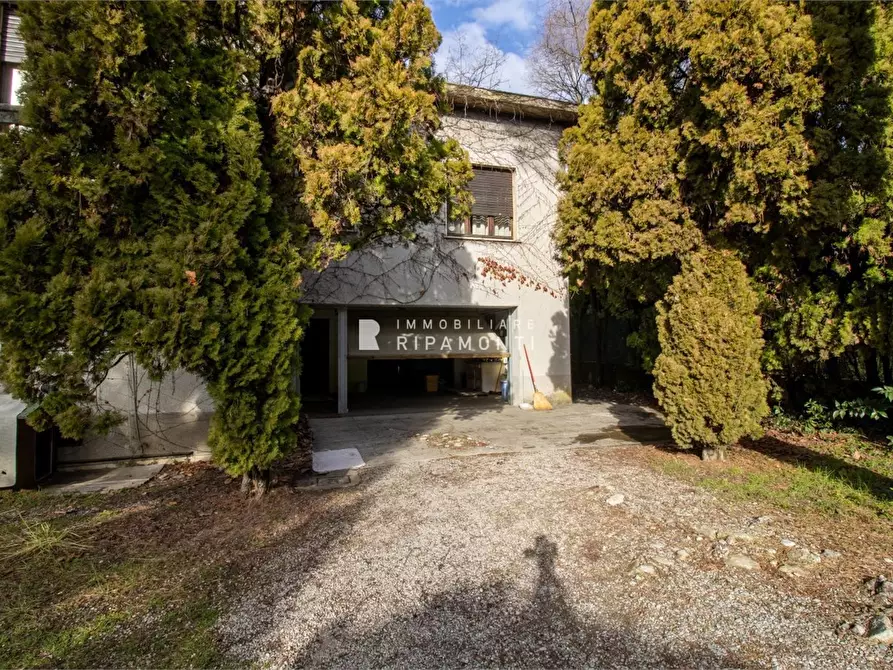 Immagine 10 di Villa in vendita  15 a Calolziocorte