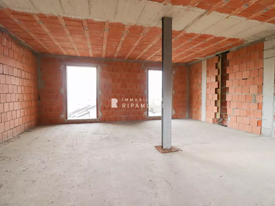 Immagine 7 di Villa in vendita  a Oggiono