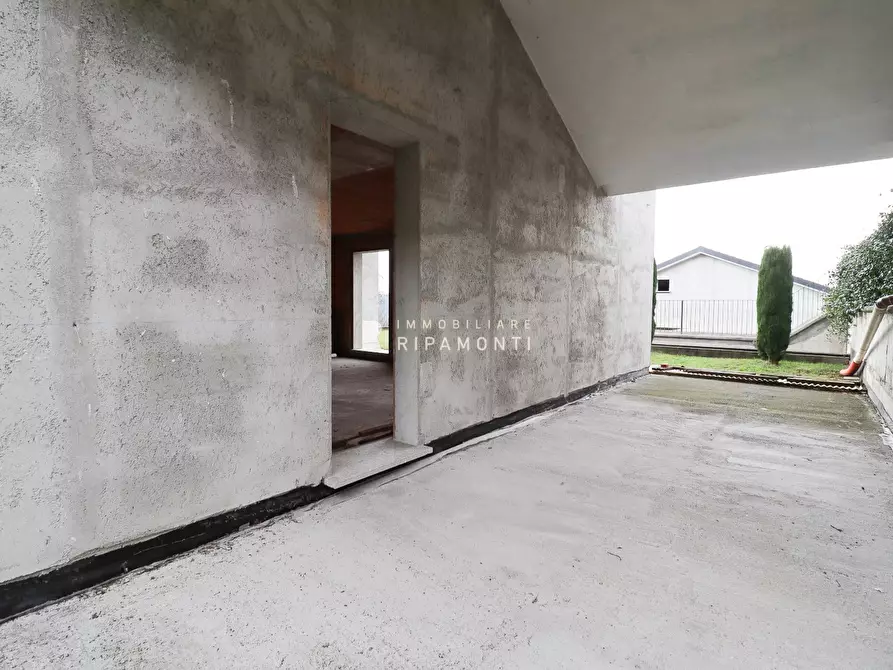 Immagine 6 di Villa in vendita  a Oggiono