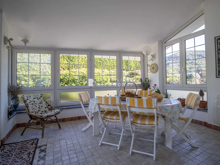 Immagine 1 di Villa in vendita  a Ello