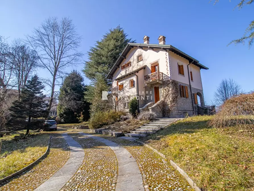 Immagine 8 di Villa in vendita  14 a Cremeno