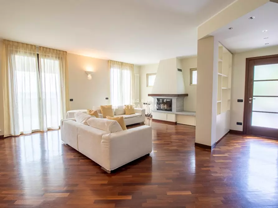 Immagine 9 di Villa in vendita  a Ello