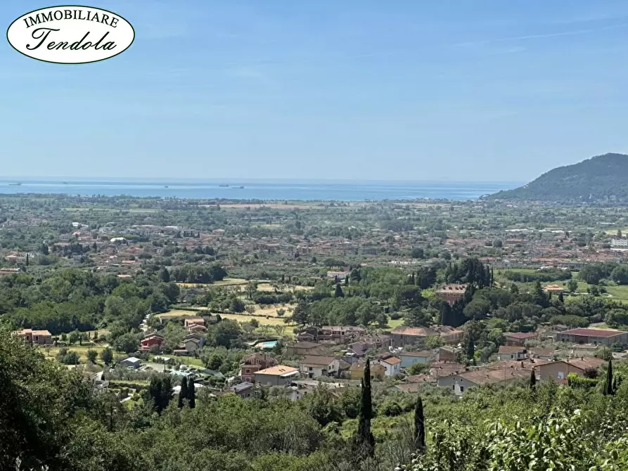 Immagine 2 di Villa in vendita  a Fosdinovo