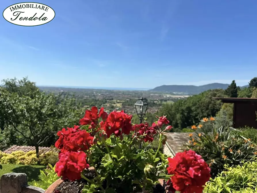 Immagine 4 di Villa in vendita  a Fosdinovo