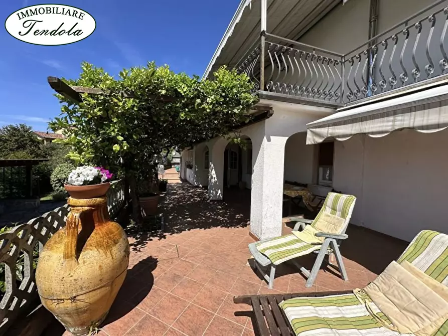 Immagine 7 di Villa in vendita  a Fosdinovo