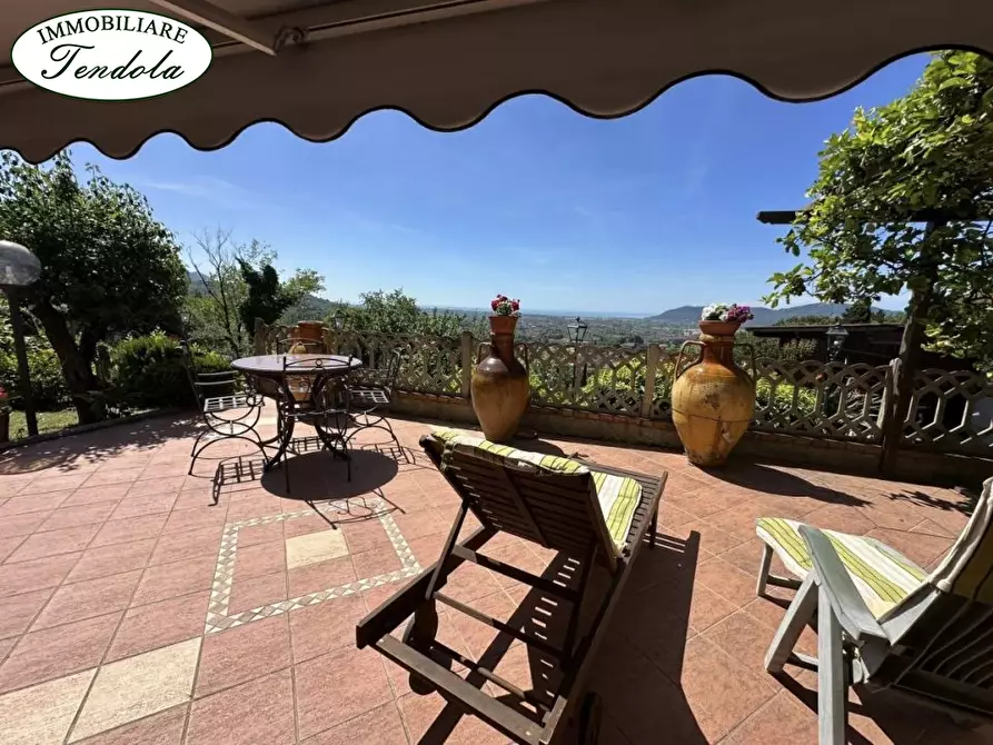 Immagine 8 di Villa in vendita  a Fosdinovo