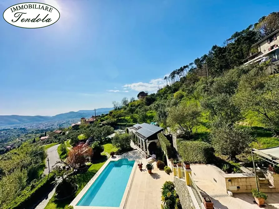 Immagine 3 di Villa in vendita  a Fosdinovo