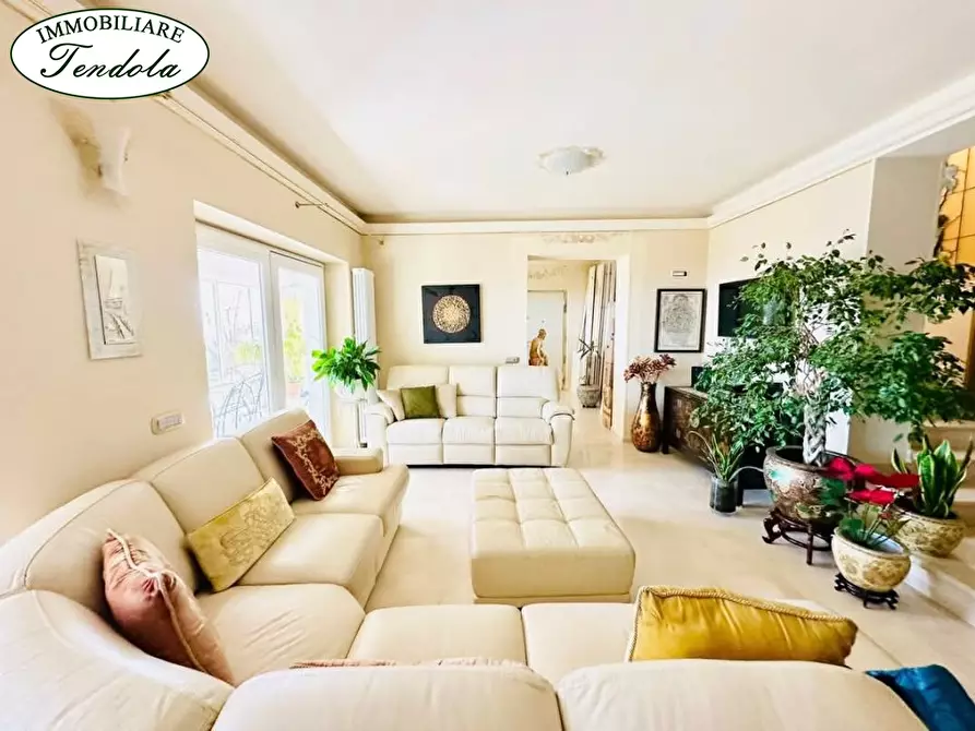 Immagine 10 di Villa in vendita  a Fosdinovo