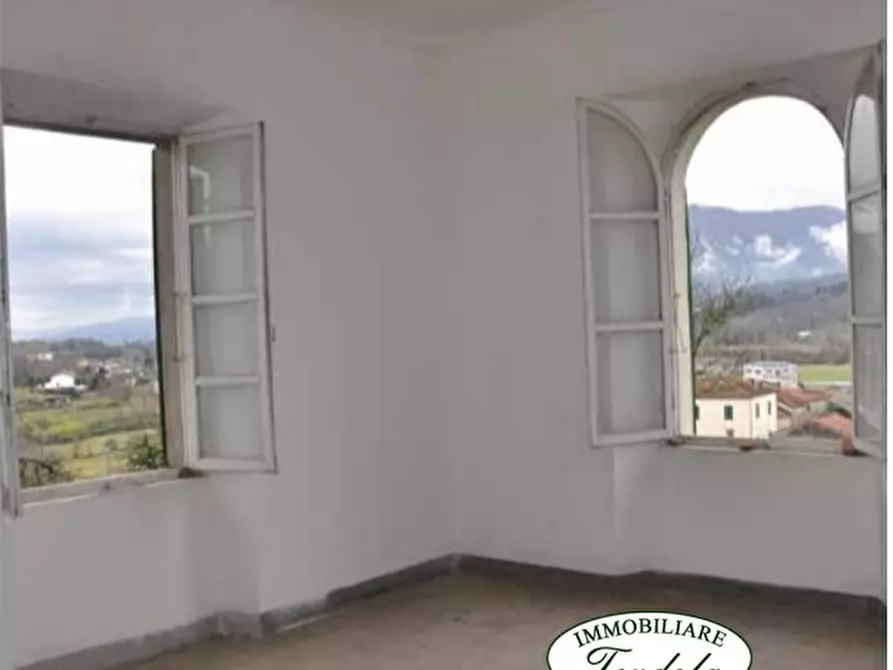 Immagine 10 di Villa in vendita  a Filattiera