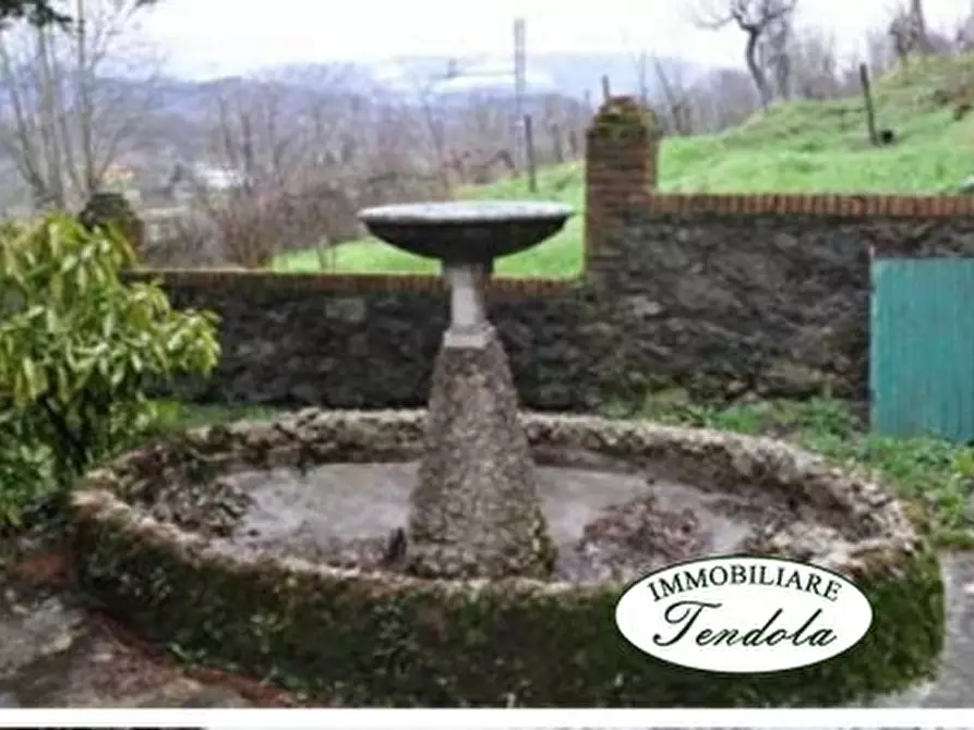 Immagine 6 di Villa in vendita  a Filattiera