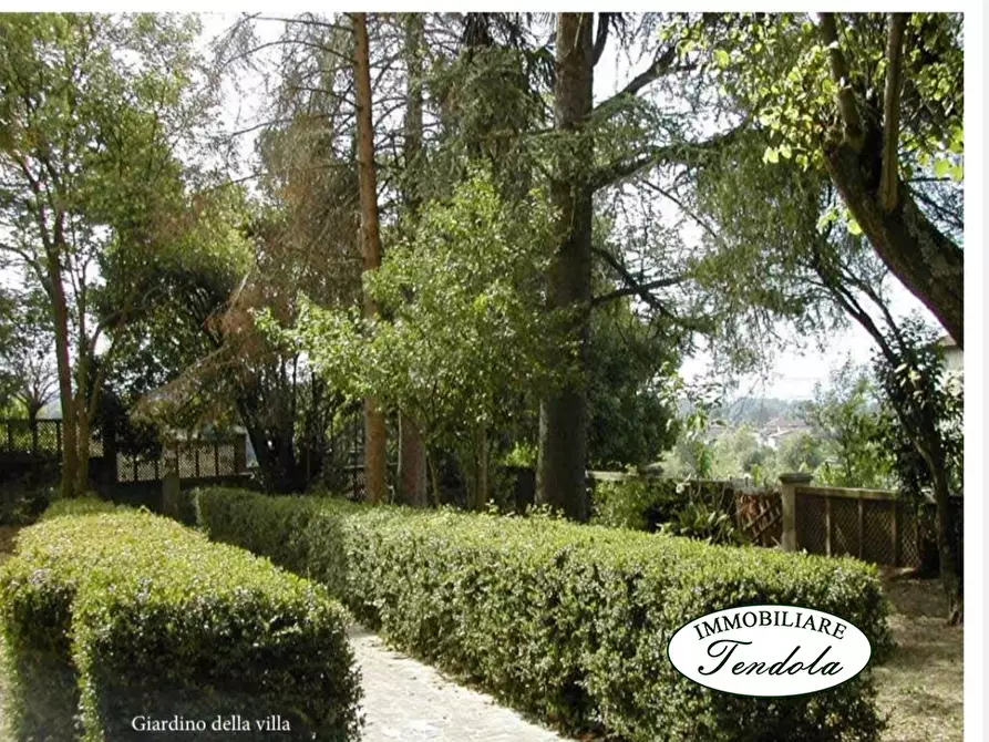 Immagine 7 di Villa in vendita  a Filattiera