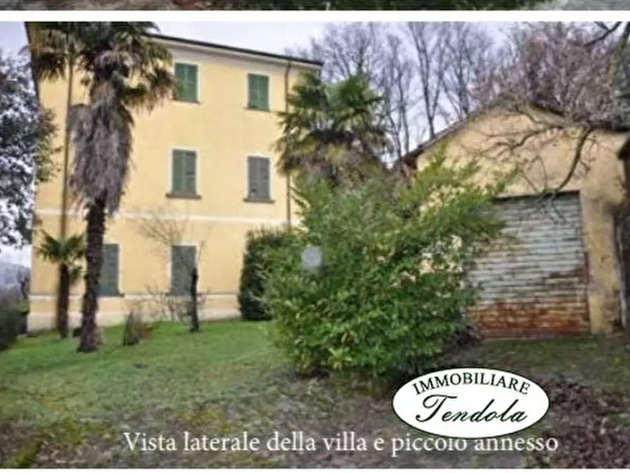 Immagine 2 di Villa in vendita  a Filattiera