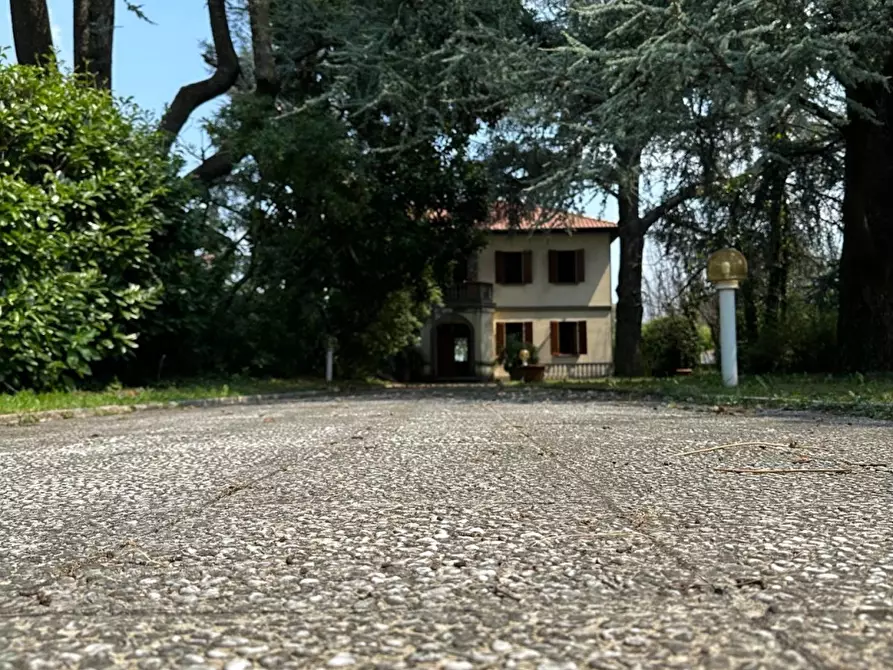 Immagine 1 di Villa in vendita  a Vaprio D'adda