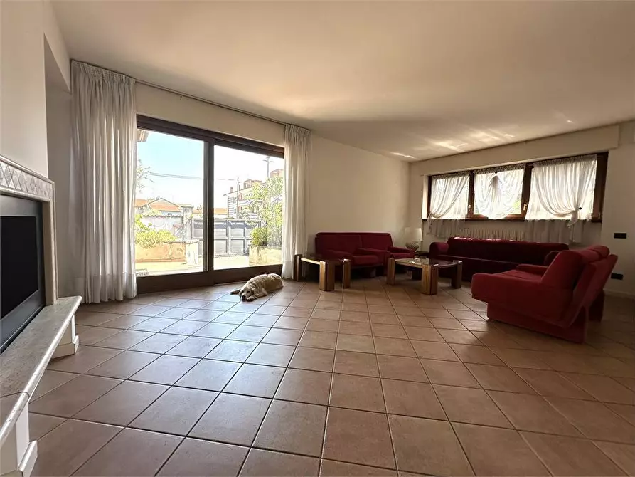 Immagine 5 di Villa in vendita  a Parabiago