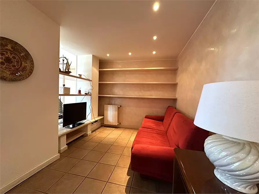 Immagine 3 di Villa in vendita  a Parabiago