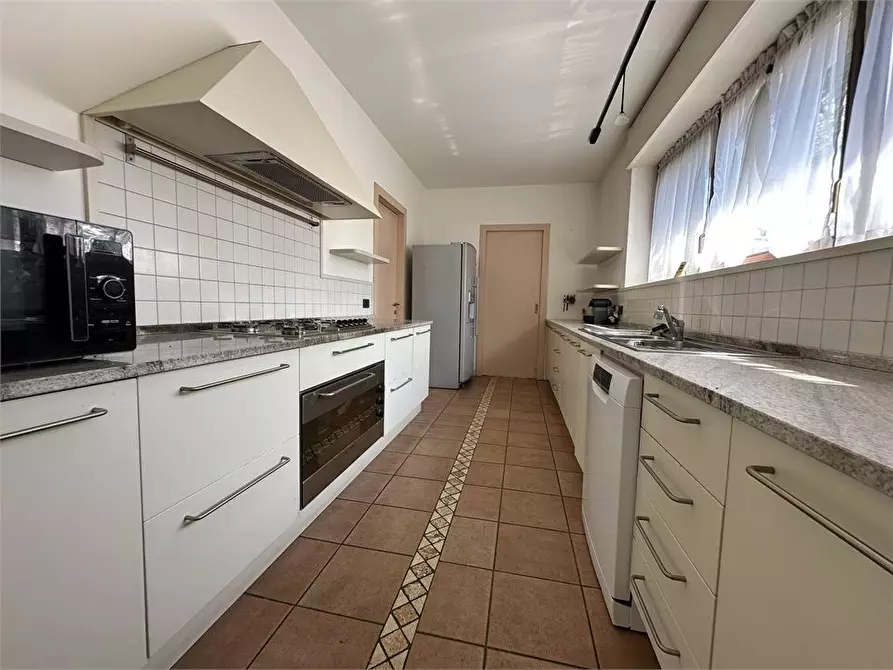 Immagine 9 di Villa in vendita  a Parabiago