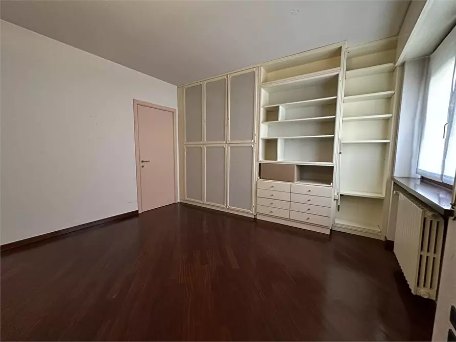 Immagine 10 di Villa in vendita  a Parabiago