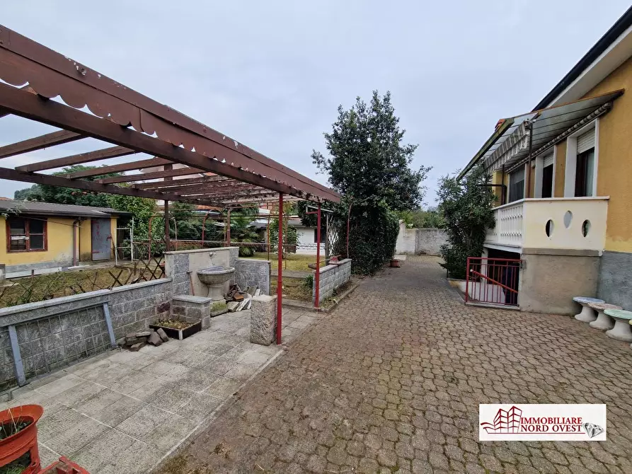 Immagine 9 di Villa in vendita  12-14 a Bareggio