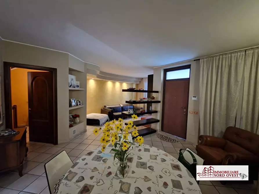 Immagine 3 di Villa in vendita  3/5 a Robecco Sul Naviglio