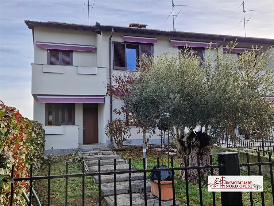 Immagine 1 di Villa in vendita  3/5 a Robecco Sul Naviglio