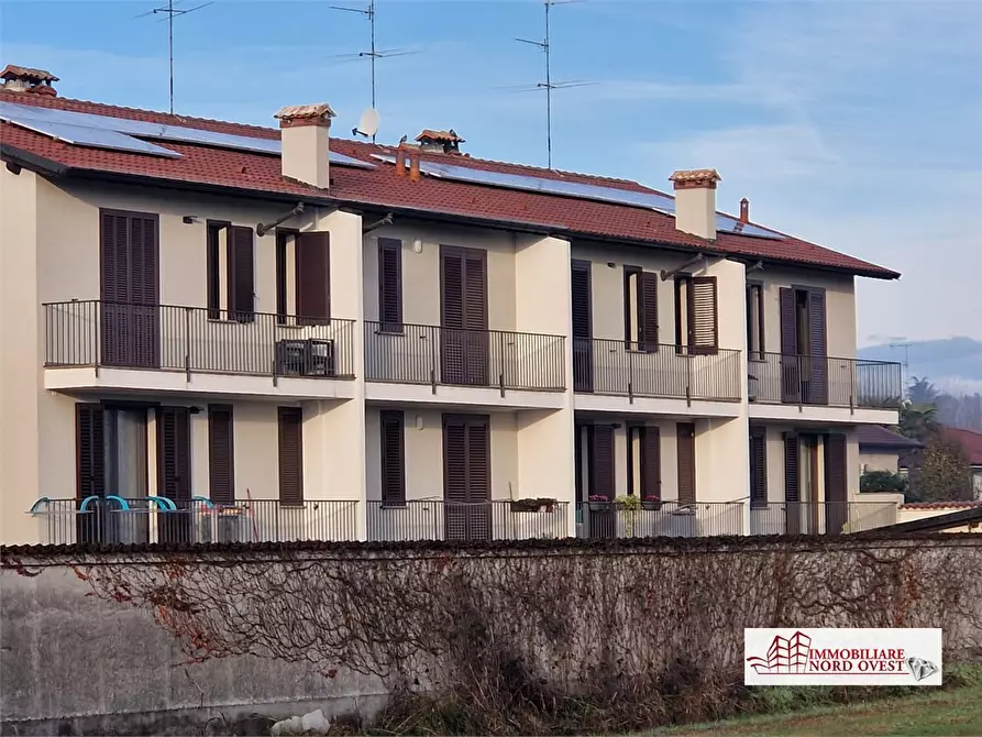 Immagine 3 di Villa in vendita  3/5 a Robecco Sul Naviglio