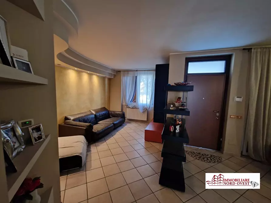 Immagine 3 di Villa in vendita  3/5 a Robecco Sul Naviglio