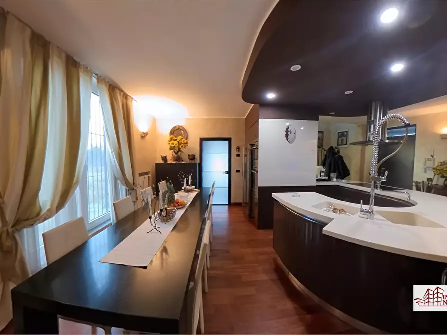 Immagine 4 di Villa in vendita  snc a Sedriano