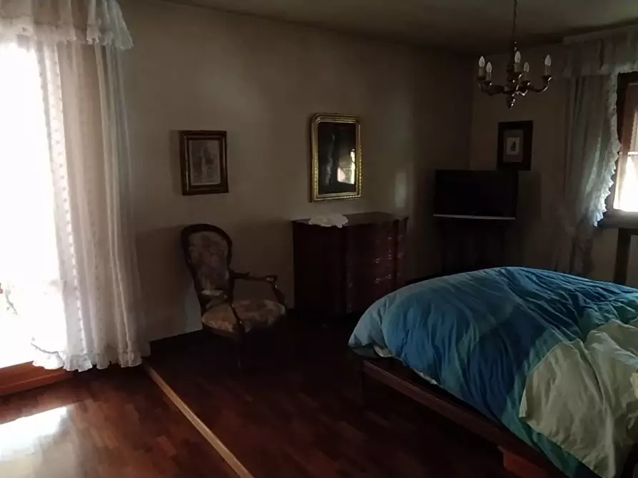 Immagine 10 di Villa in vendita  a Carpi